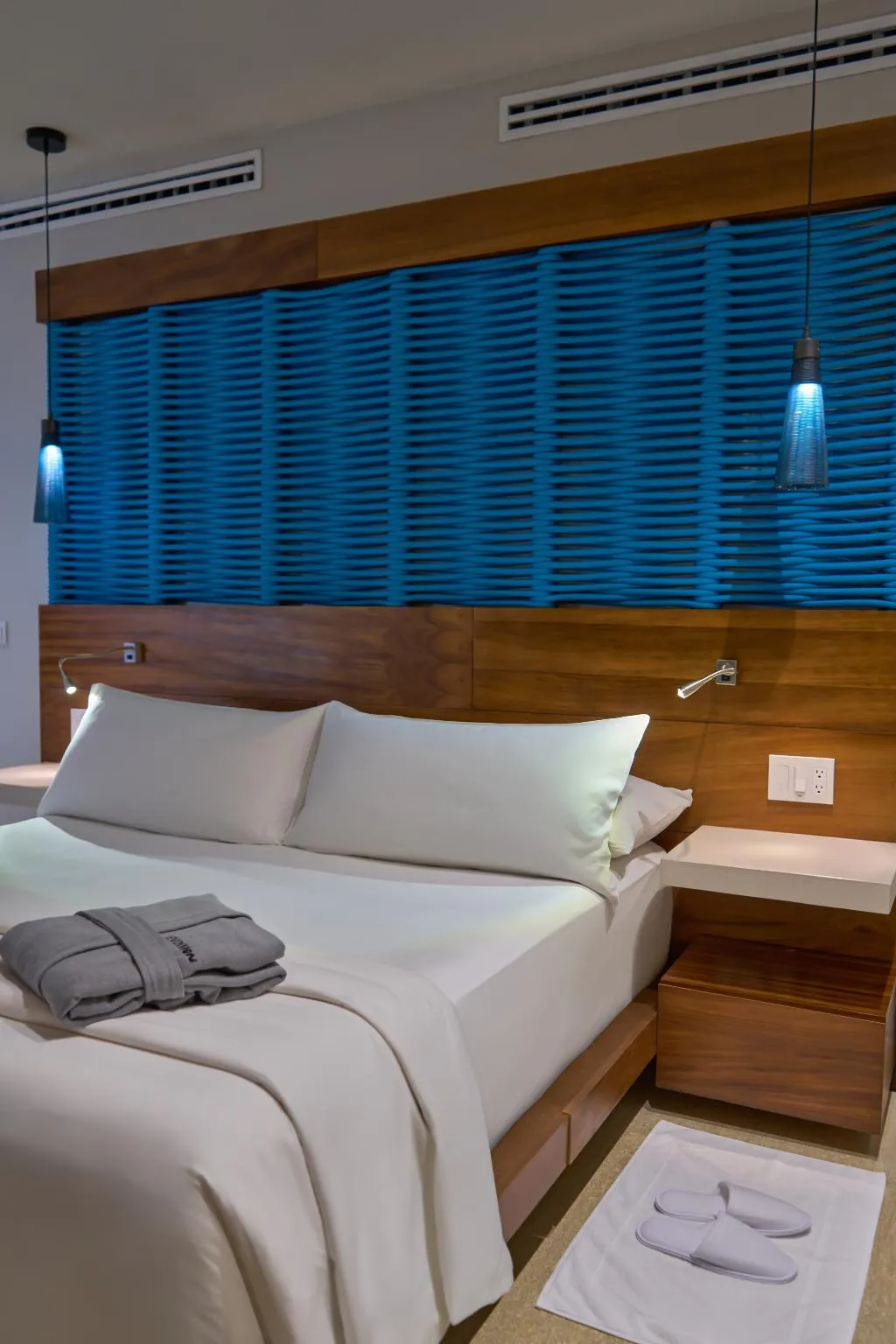 DOUBLE OCEAN VIEW KING BED Room, Devossion by Live Aqua Playa del Carmen AI Only Ad, Playa Del Carmen