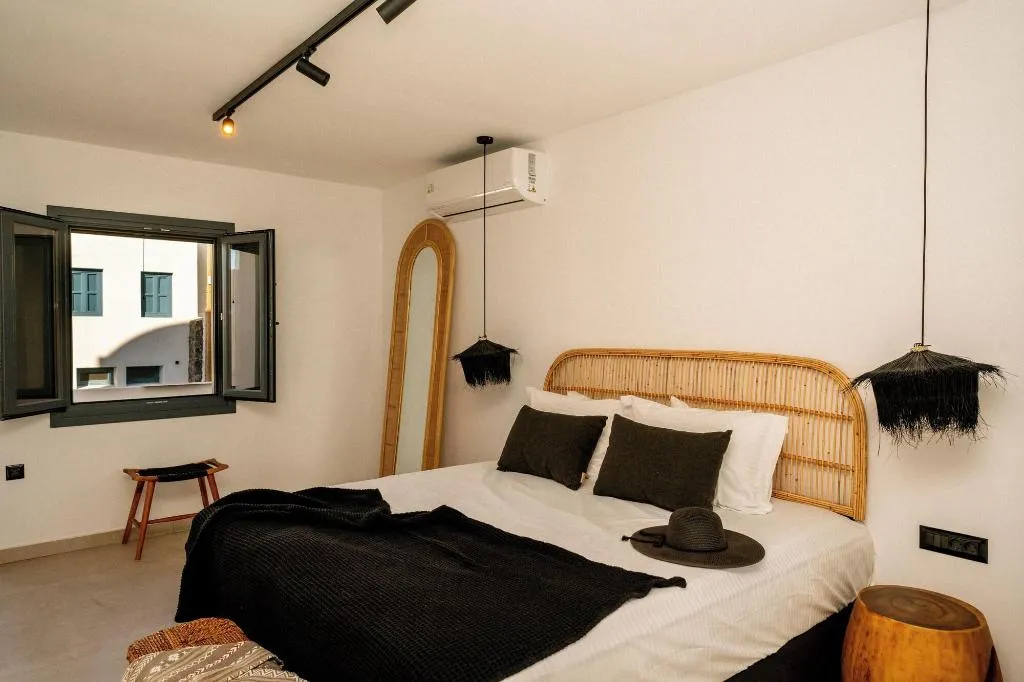 Room, Gazelle Living, Santorini