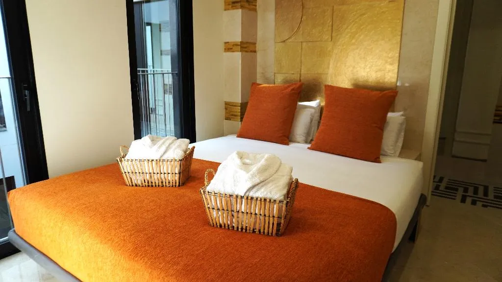 APARTMENT CAPACITY 3 TWO BEDROOMS Room, Cosmo Apartments Rambla de Catalunya, Barcelona