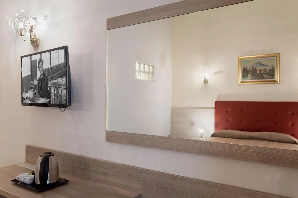 Room, Domus Napoleone, Naples