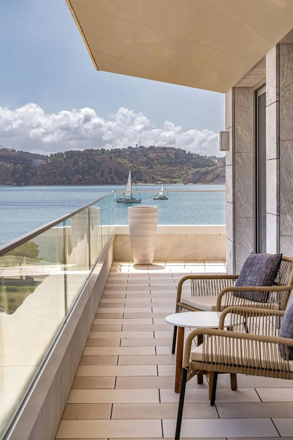 SUITE PREMIUM QUEEN BED Room, Hyatt Regency Lisbon, Lisbon