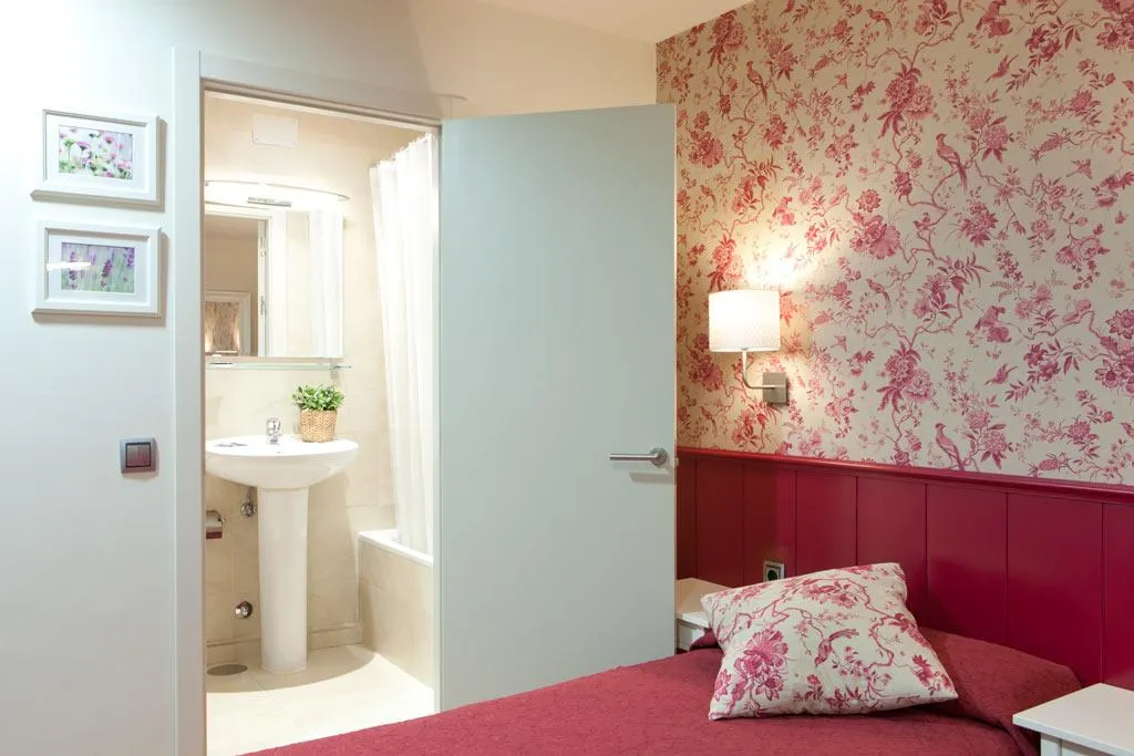 Double or Twin STANDARD Room, Hostal Matheu, Madrid