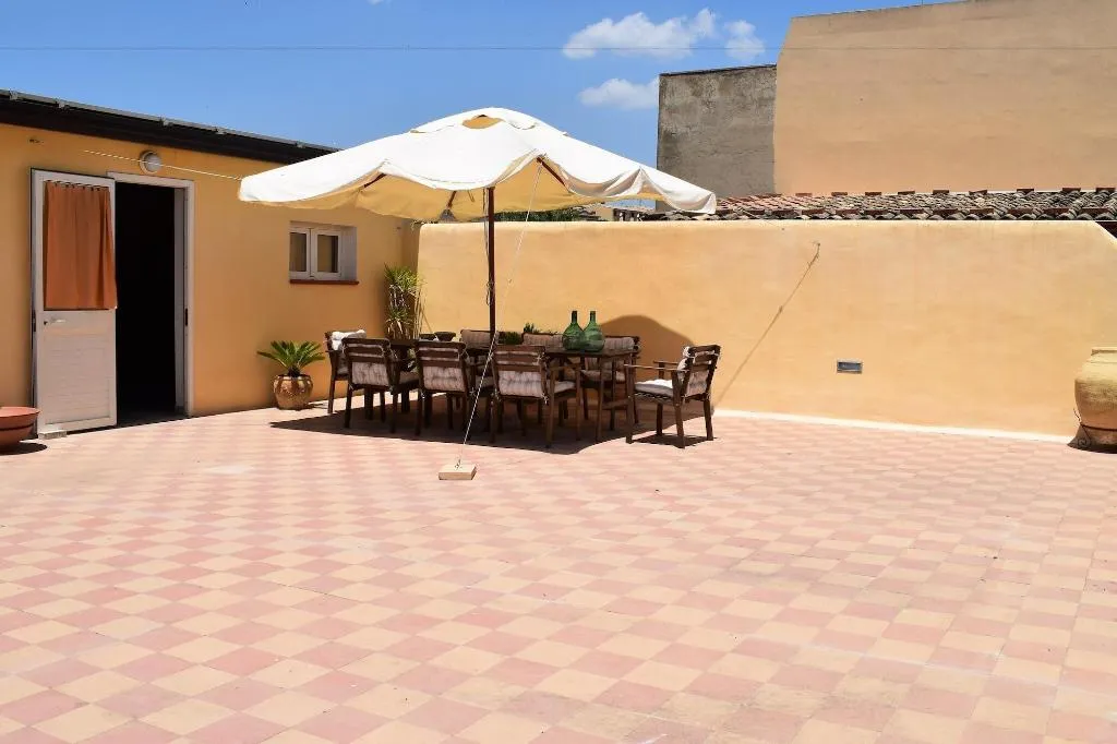 Terrace, Gilda Rooms & Breakfast, Catania