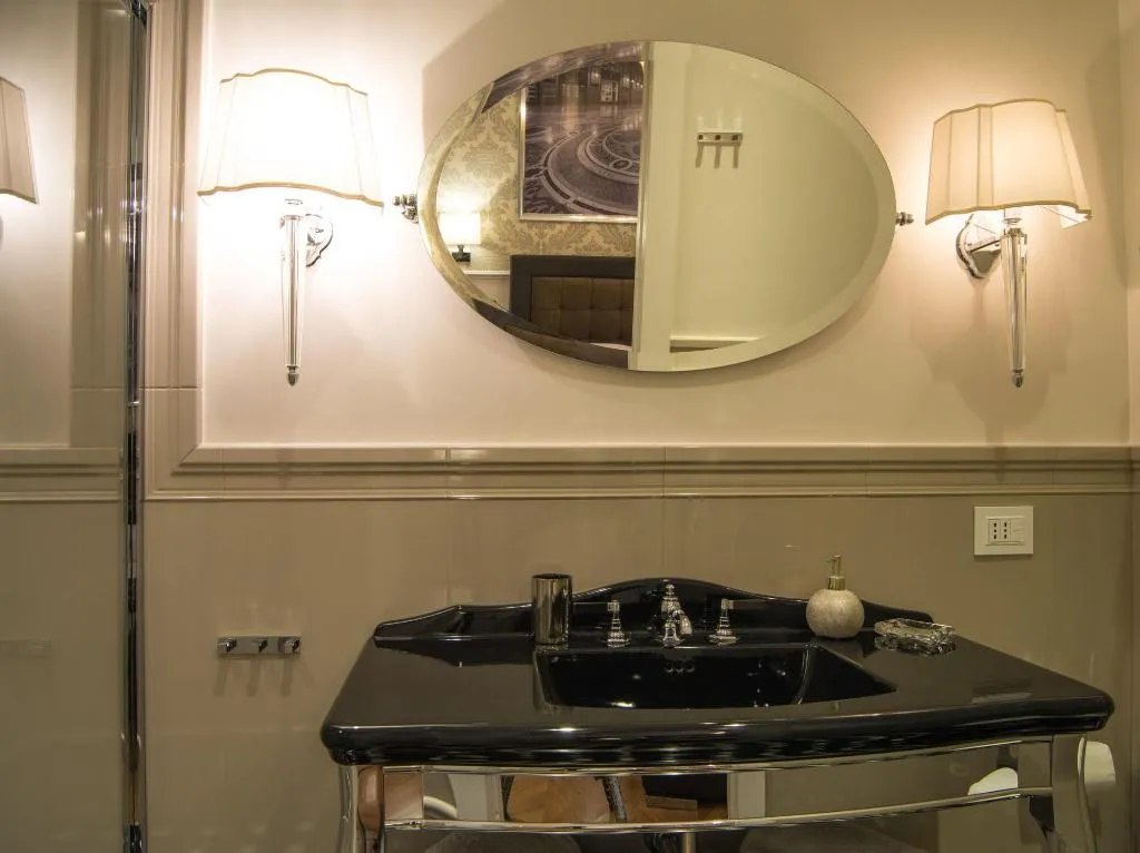 Room, Luxury Duomo Rooms, Milan
