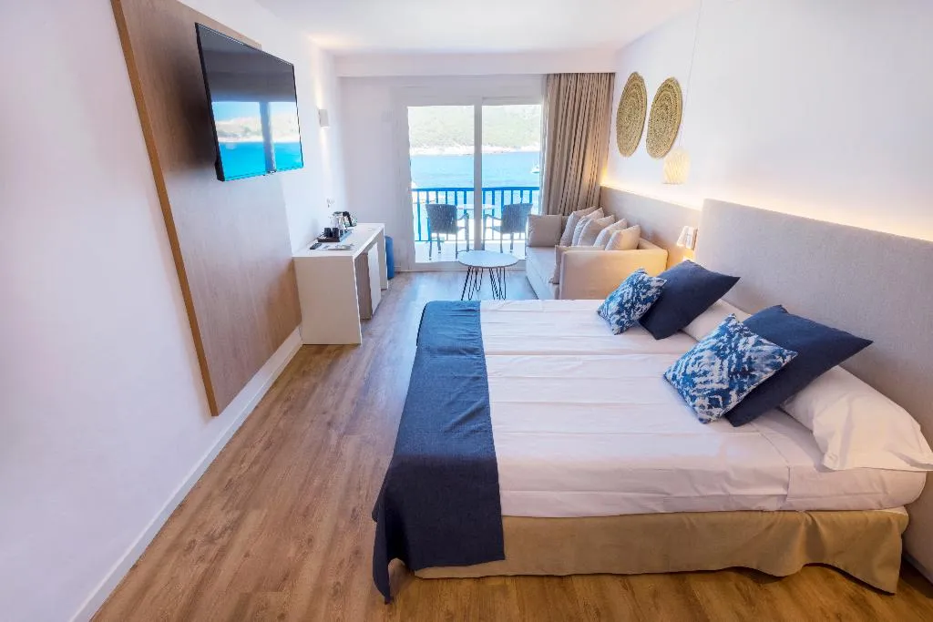 JUNIOR SUITE SEA VIEW Room, Parque Nereida Suites Hotel, Majorca