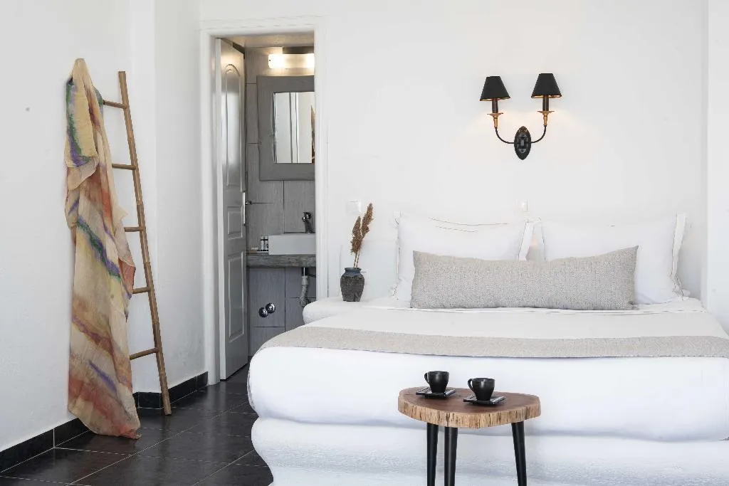 DOUBLE CLASSIC Room, La Roka Cliffside Memories, Santorini