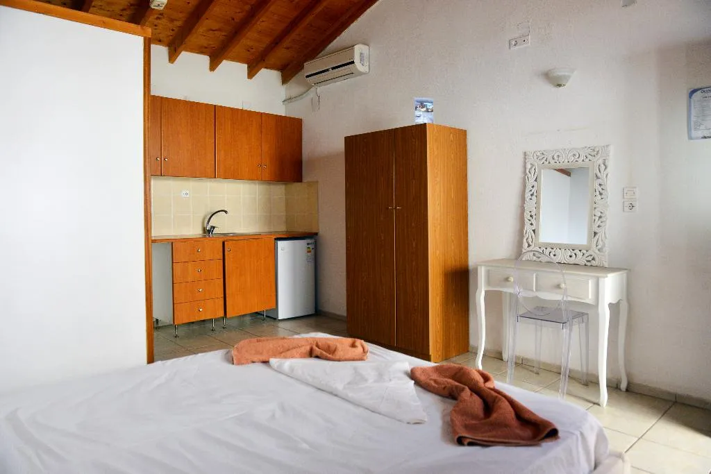 Room, Yalis Studios, Skiathos