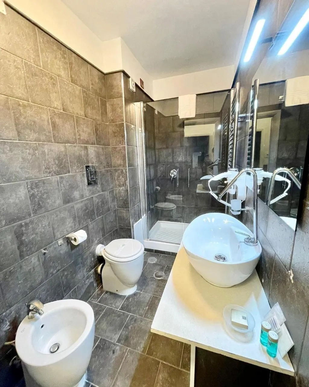 Room, Yacht Club Angioino, Naples
