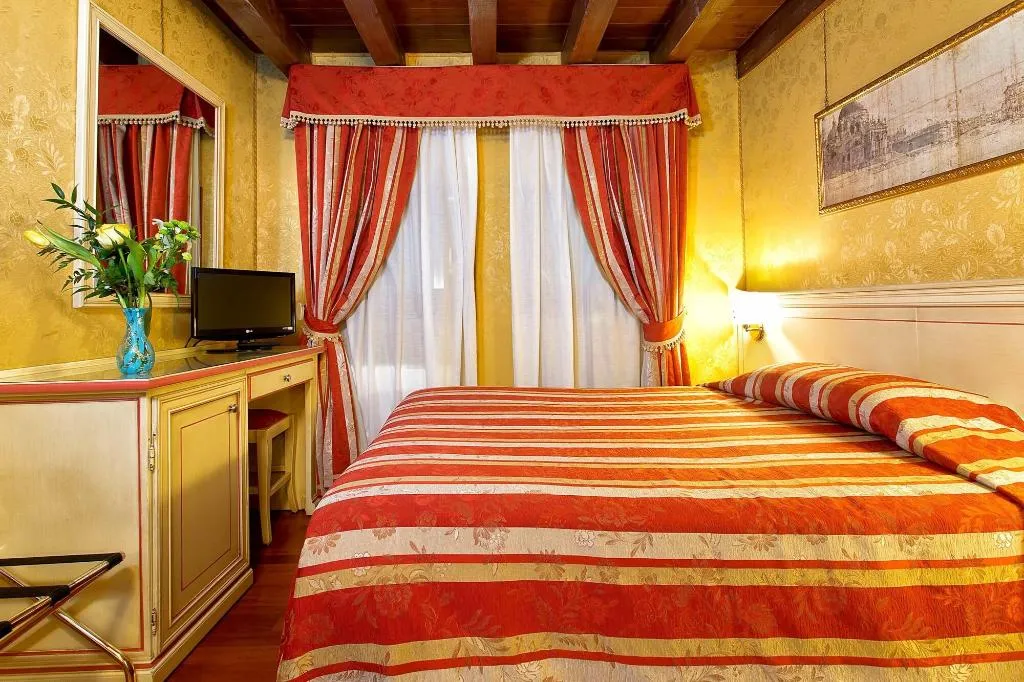 Room, Studio Ca' Polo, Venice