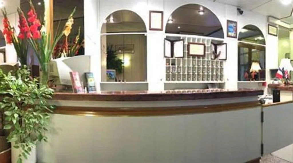 Lobby, Mayorca, Milan