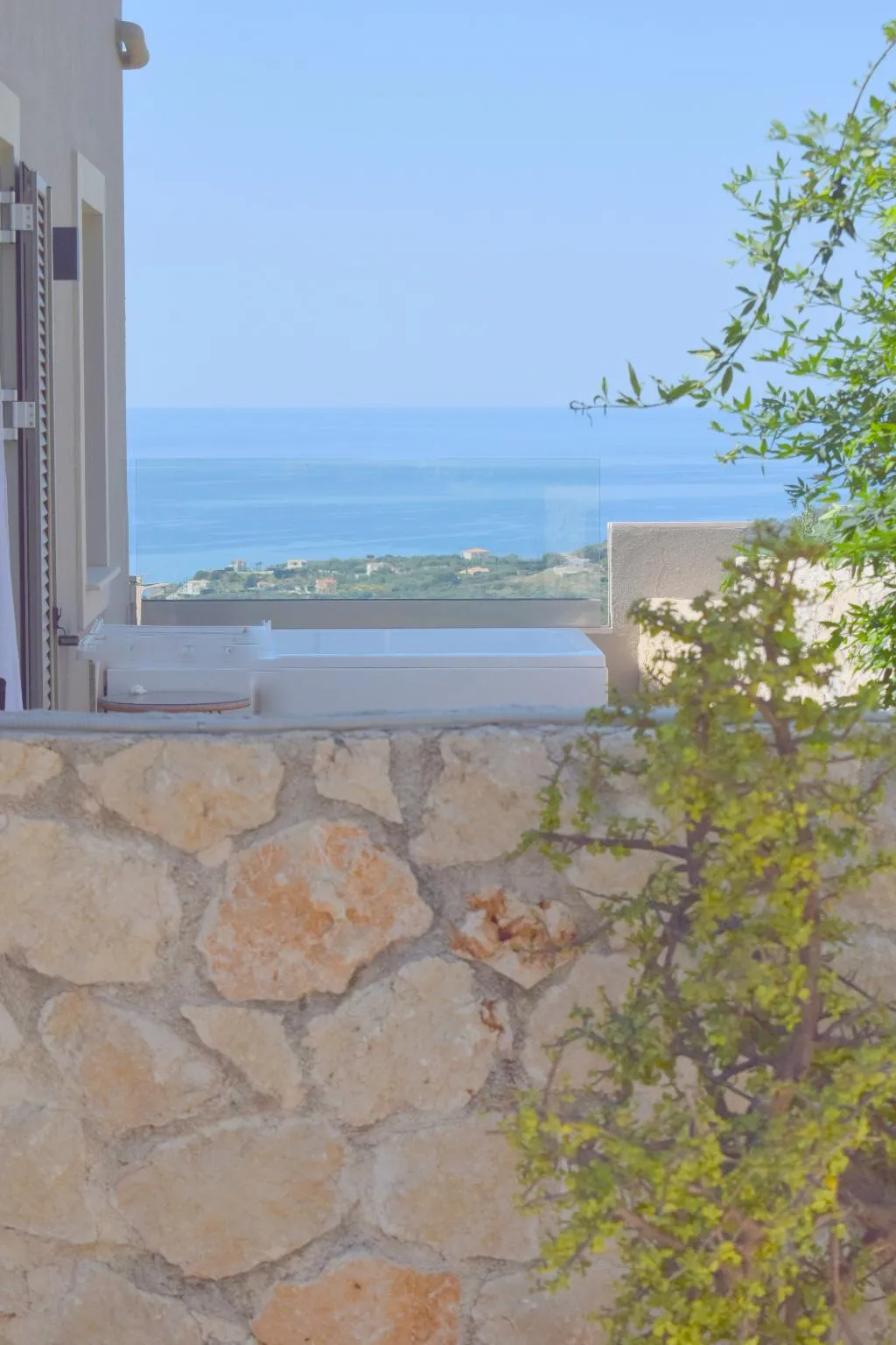 JUNIOR SUITE DELUXE ONE BED Room, Diana Suites Trapezaki, Kefallinia