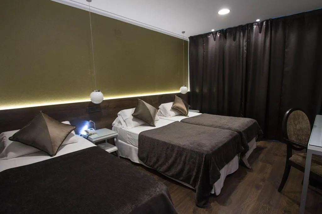 TRIPLE BASIC Room, Moderno, Barcelona