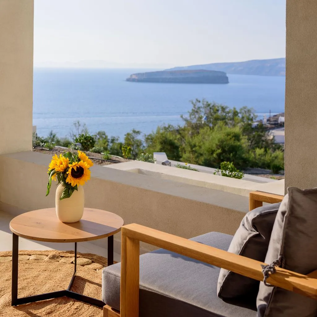 SUITE WITH PRIVATE POOL Room, Potnia Theron Suites, Santorini
