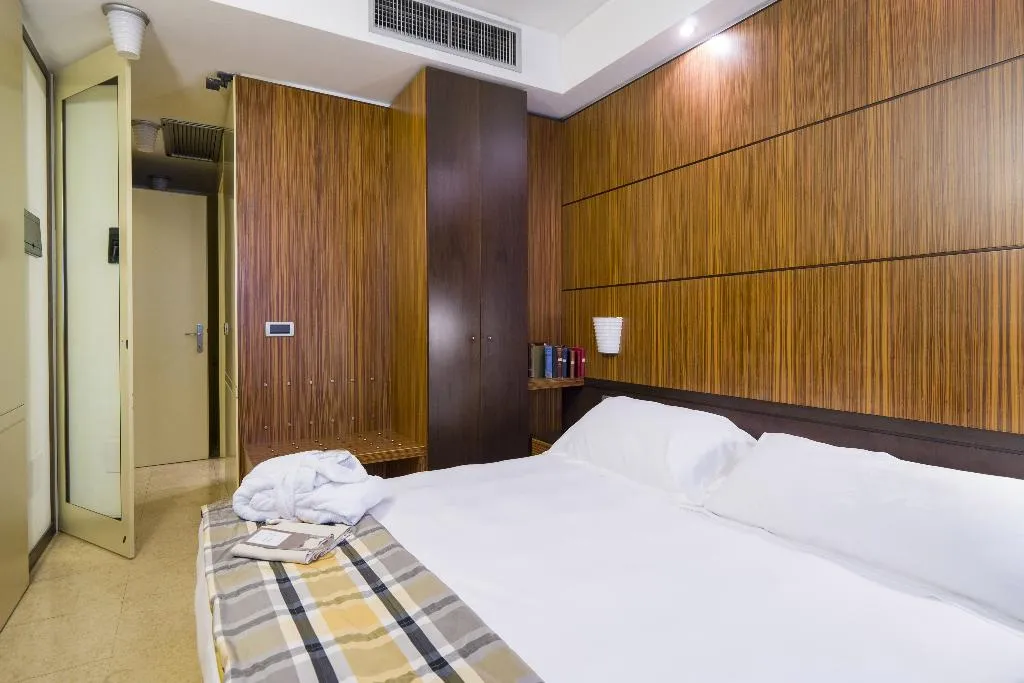 DOUBLE DELUXE Room, Carrobbio, Milan