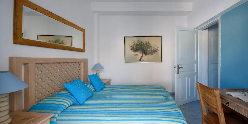 Double or Twin SUPERIOR Room, Alesahne Beach, Santorini