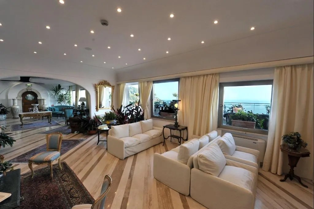 Lobby, Le Agavi hotel, Naples