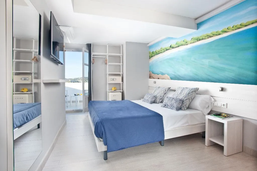 Double or Twin STANDARD Room, Ryans La Marina, Ibiza