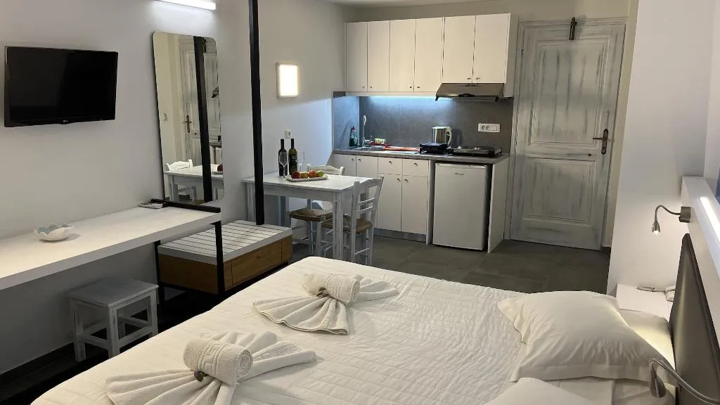 Room, Niriides Hotel, Crete