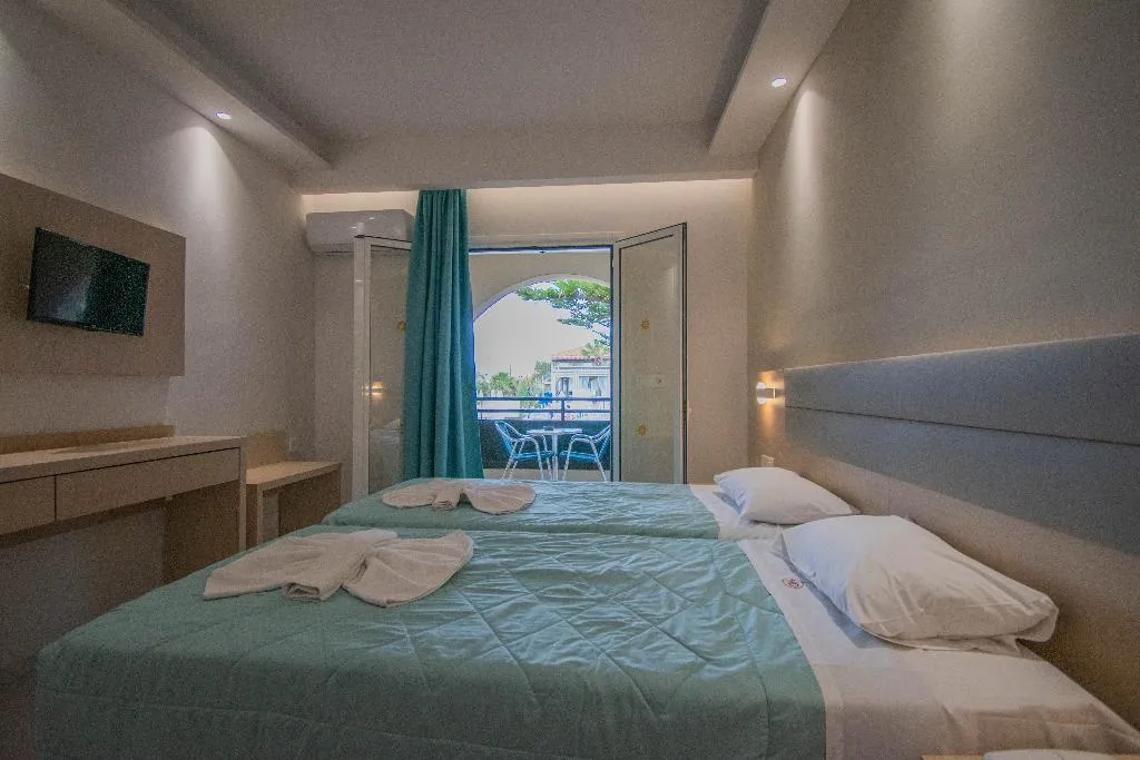 TRIPLE SUPERIOR WITH BALCONY Room, Dennys Inn, Zante