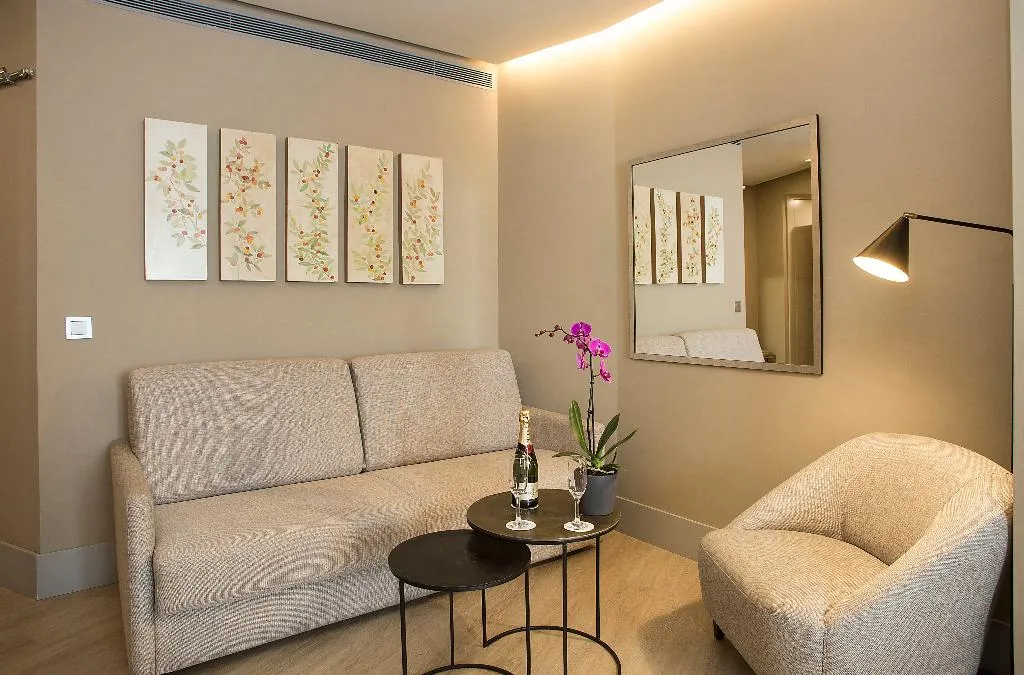 JUNIOR SUITE STANDARD Room, America Sevilla, Seville