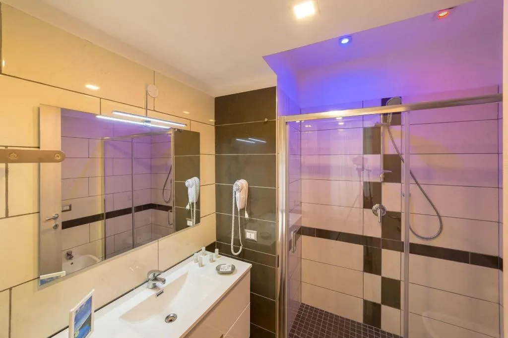 Room, Be Italian Bovio Flats, Naples