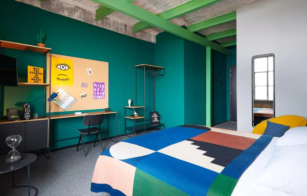 DOUBLE DELUXE Room, The Social Hub Maastricht, Amsterdam