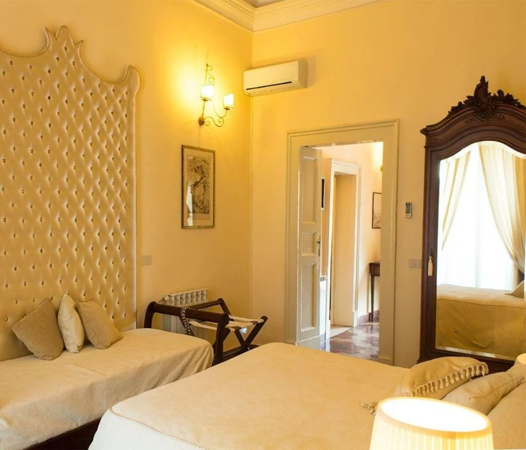 Room, Principe Di Francalanza, Catania