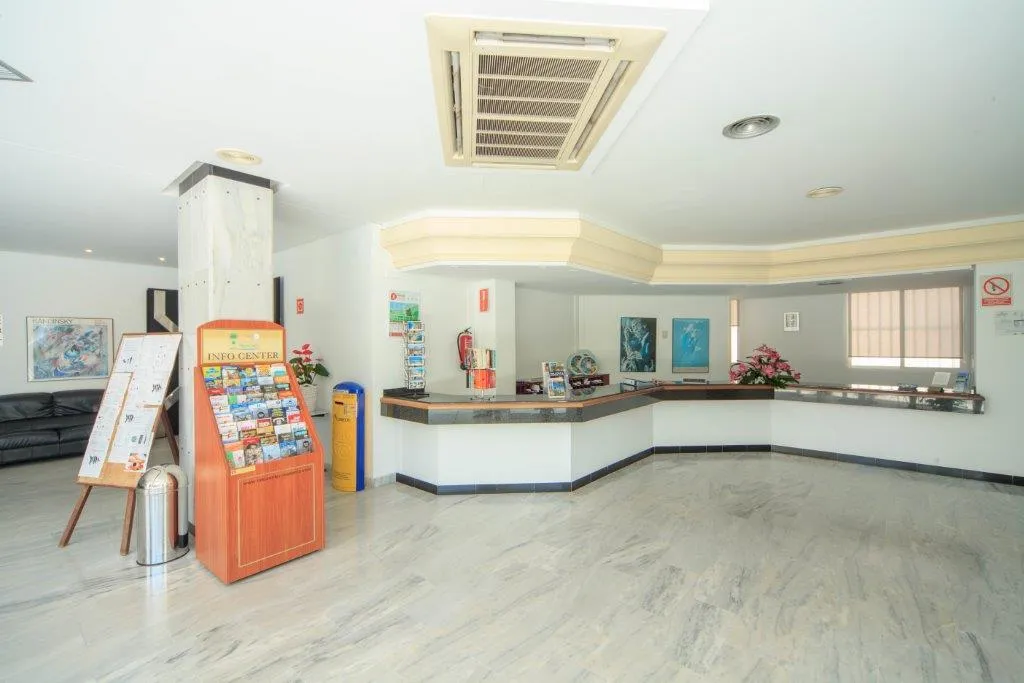 Lobby, Maracaibo, Majorca