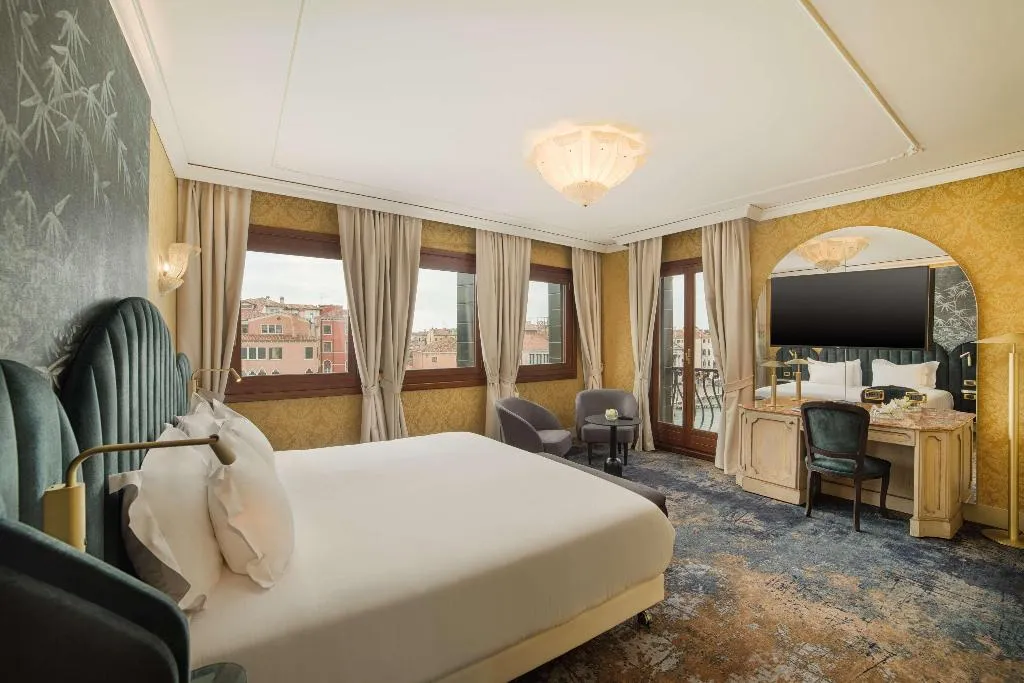 DOUBLE PREMIUM Room, NH Venezia Santa Lucia, Venice