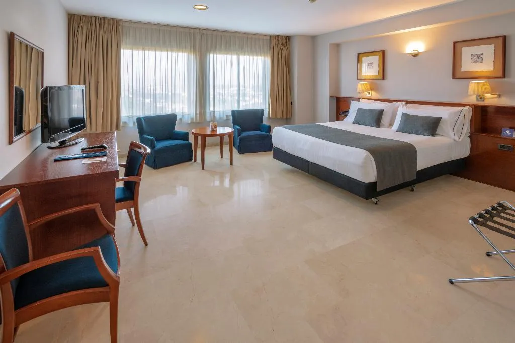 DOUBLE SINGLE USE PREMIUM Room, Gran Hotel Rey Don Jaime, Barcelona