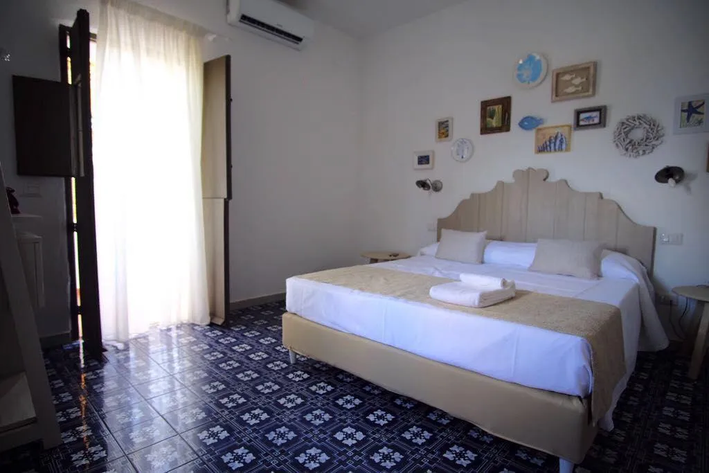 Double or Twin ECONOMY Room, La Sciara, Palermo