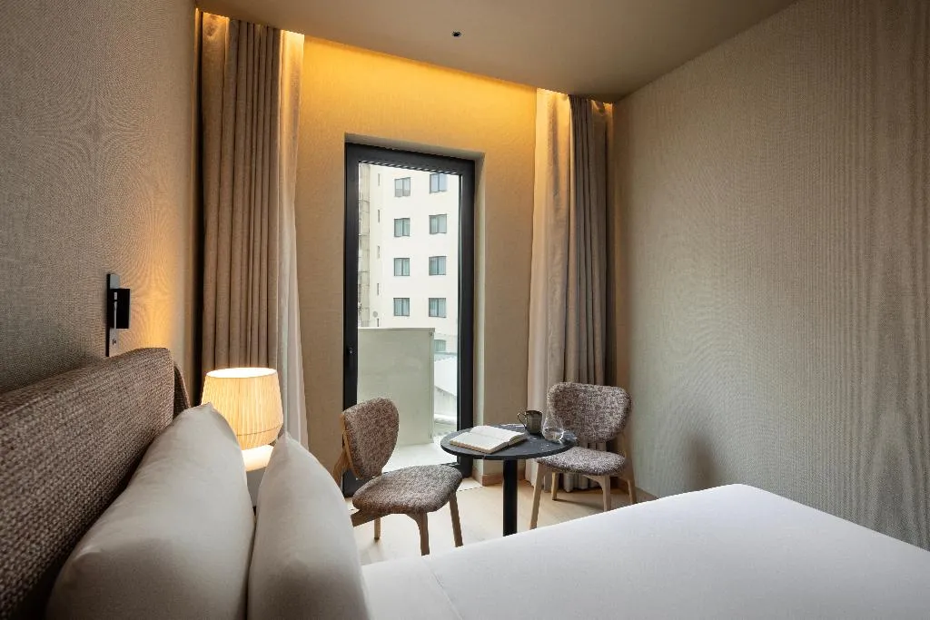 Double or Twin WITH BALCONY Room, Evolution Valbom, Lisbon