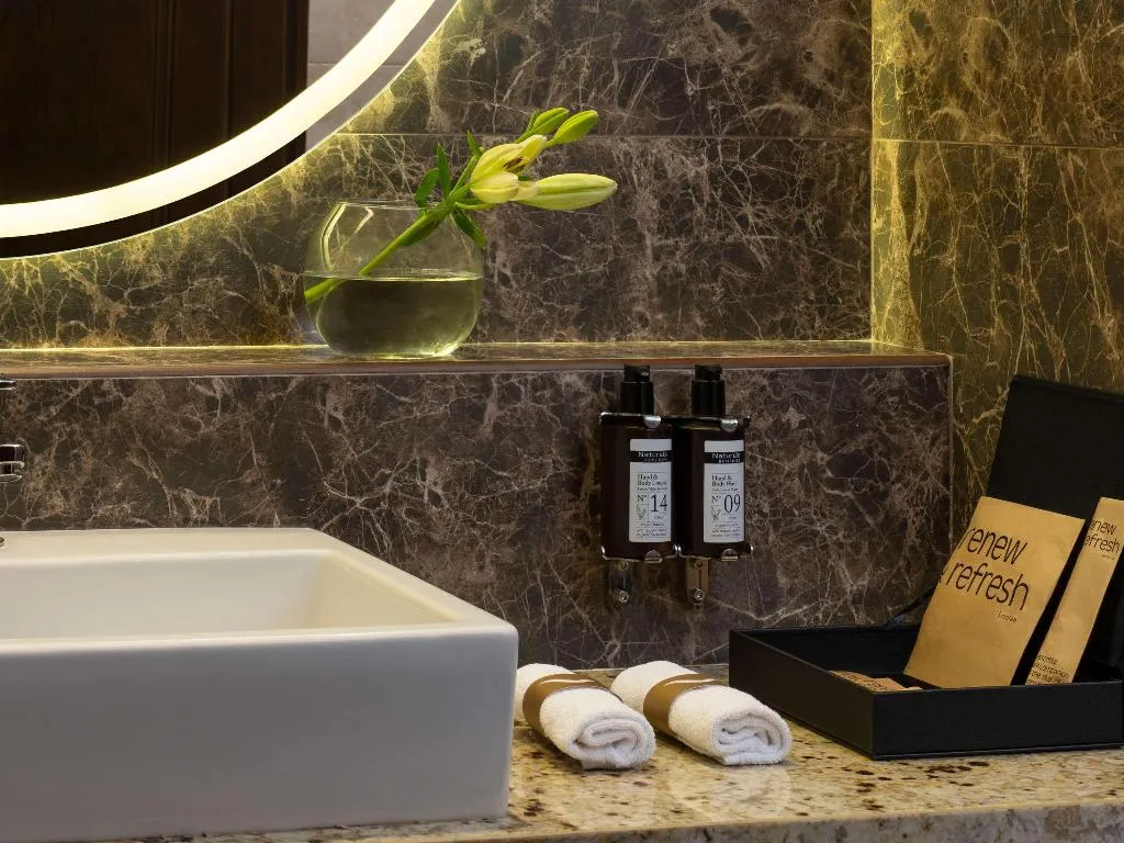 SUITE EXECUTIVE Room, Movenpick Cairo Media City, Cairo