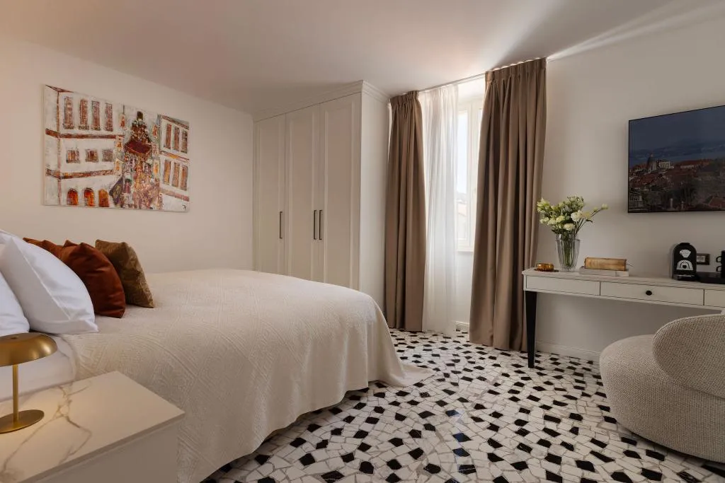 DOUBLE DELUXE Room, Heritage Hotel Lucia, Dubrovnik