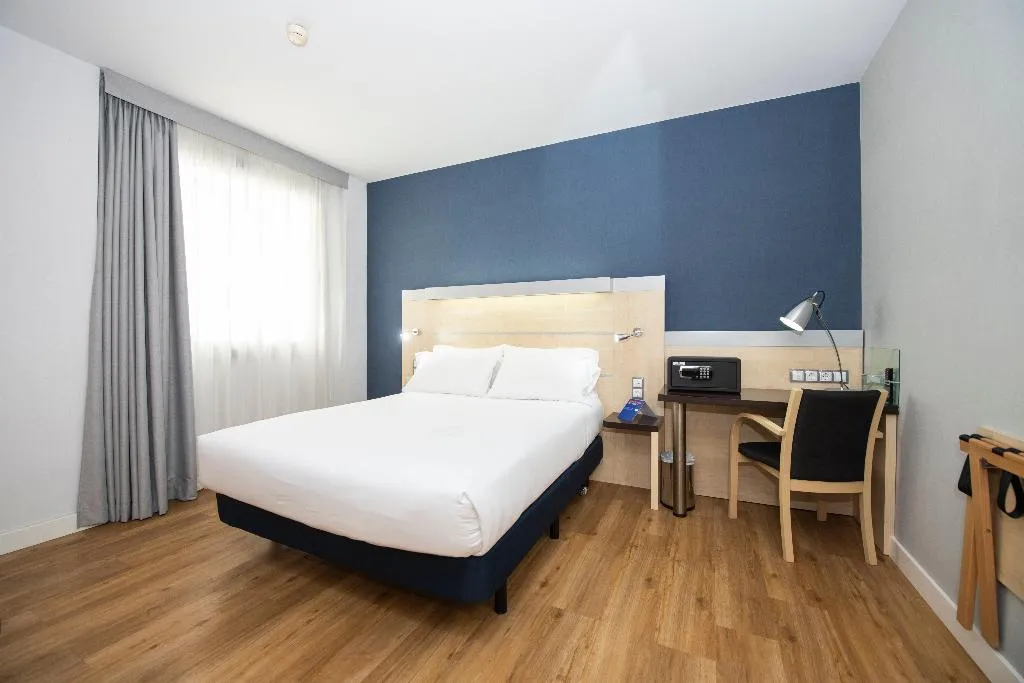 DOUBLE Accessible-Queen Size Bed Room, Holiday Inn Express Barcelona City 22@, Barcelona