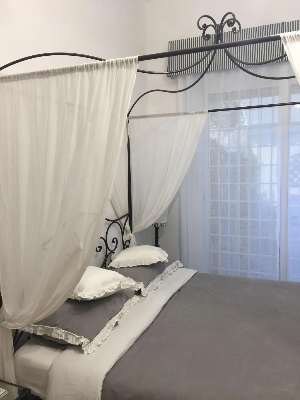 Room, La Piazzetta Delle Regine, Rome