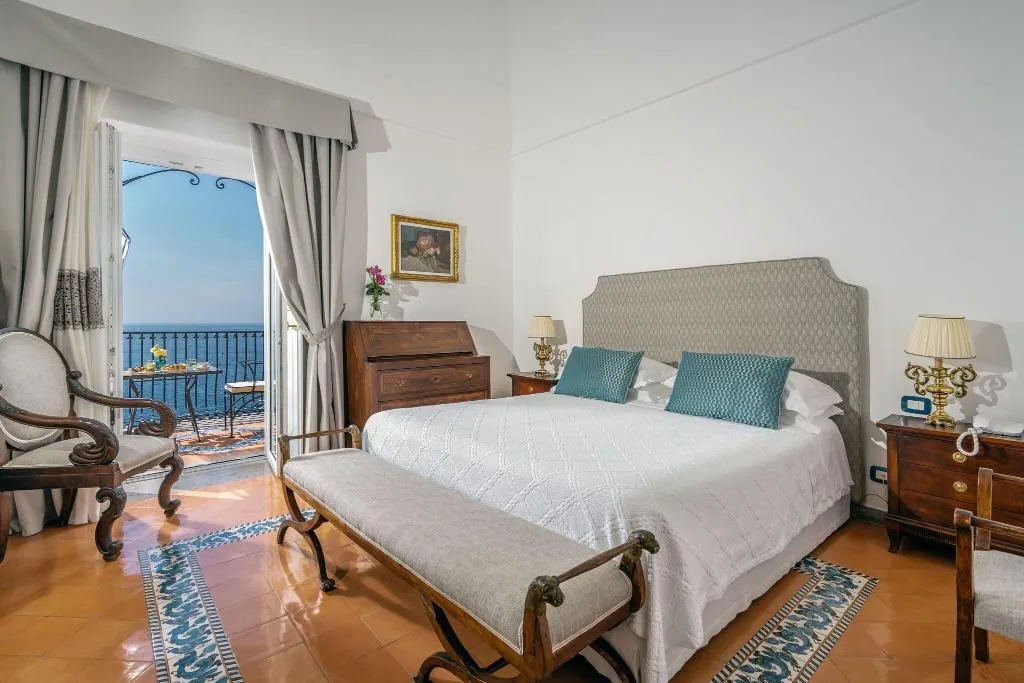 DOUBLE DELUXE SEA VIEW WITH BALCONY Room, Miramare, Naples