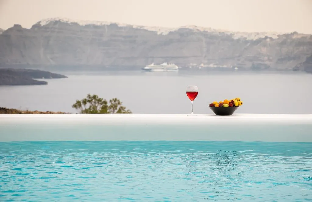 VILLA WITH PRIVATE POOL Room, Cape 9, Santorini