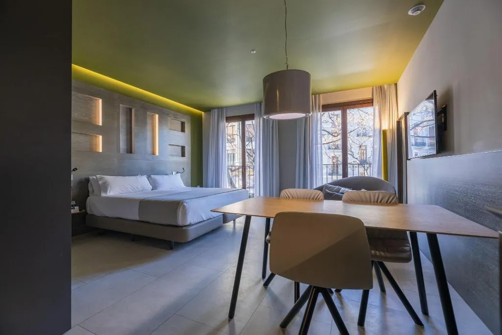 SUITE DELUXE ONE BED Room, Myr Plaza Mercado & Spa, Valencia