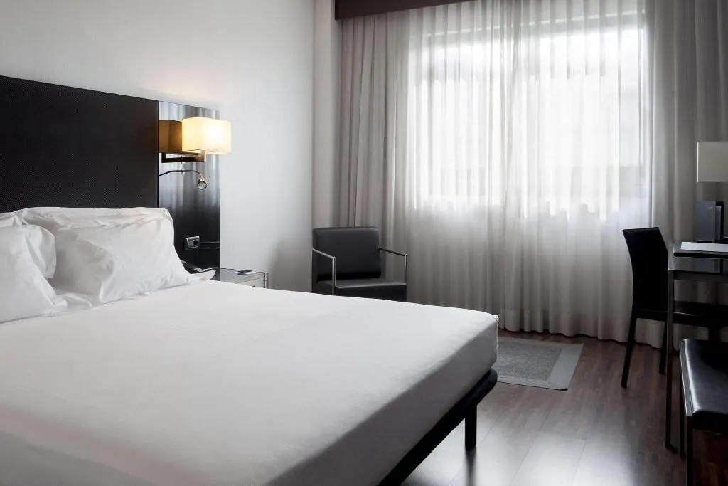 DOUBLE KING SIZE BED Room, AC Padova, Venice
