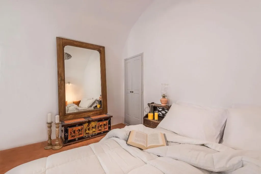 Room, Kastro Mansion, Santorini