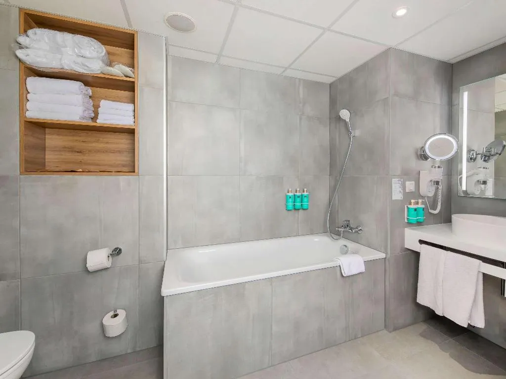 SUITE WITH KITCHENETTE Room, Novotel Krakow City West, Krakow