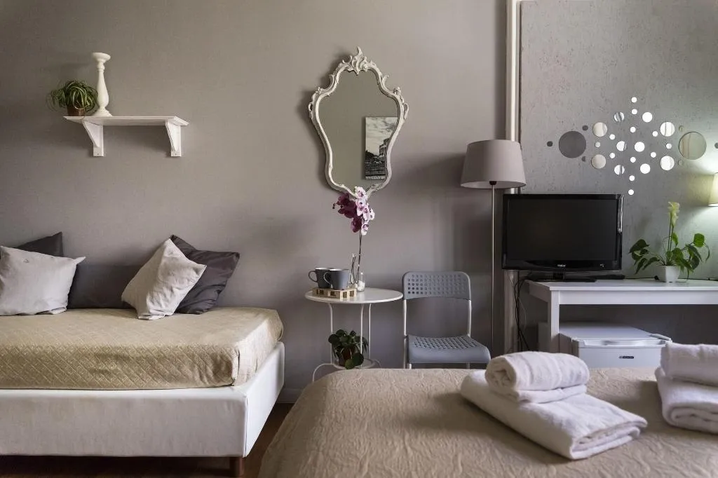 Room, Dulcis In Fundo, Rome