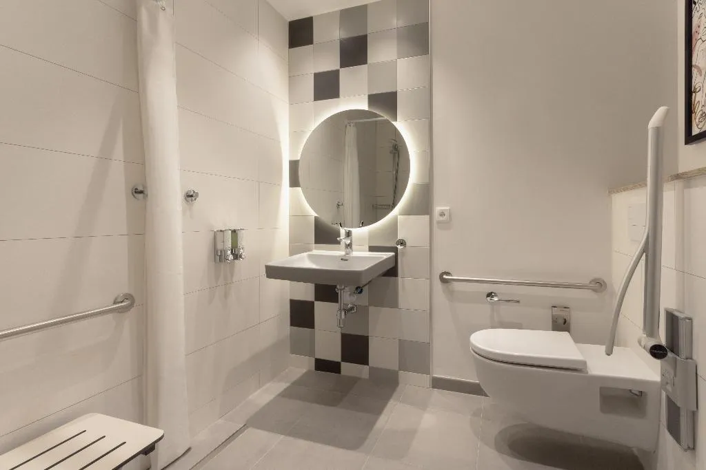 DOUBLE Accessible KING SIZE BED Room, Hampton By Hilton Malaga Martiricos, Costa Del Sol