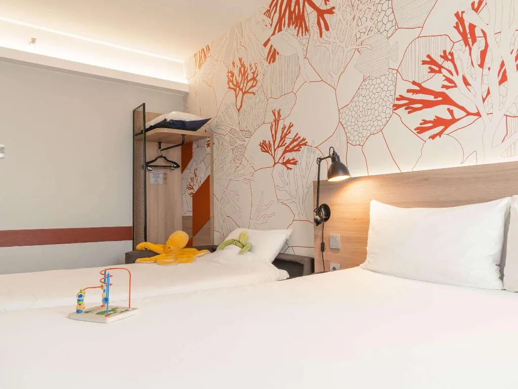 FAMILY ROOM STANDARD Room, ibis Styles Barcelona City Bogatell, Barcelona