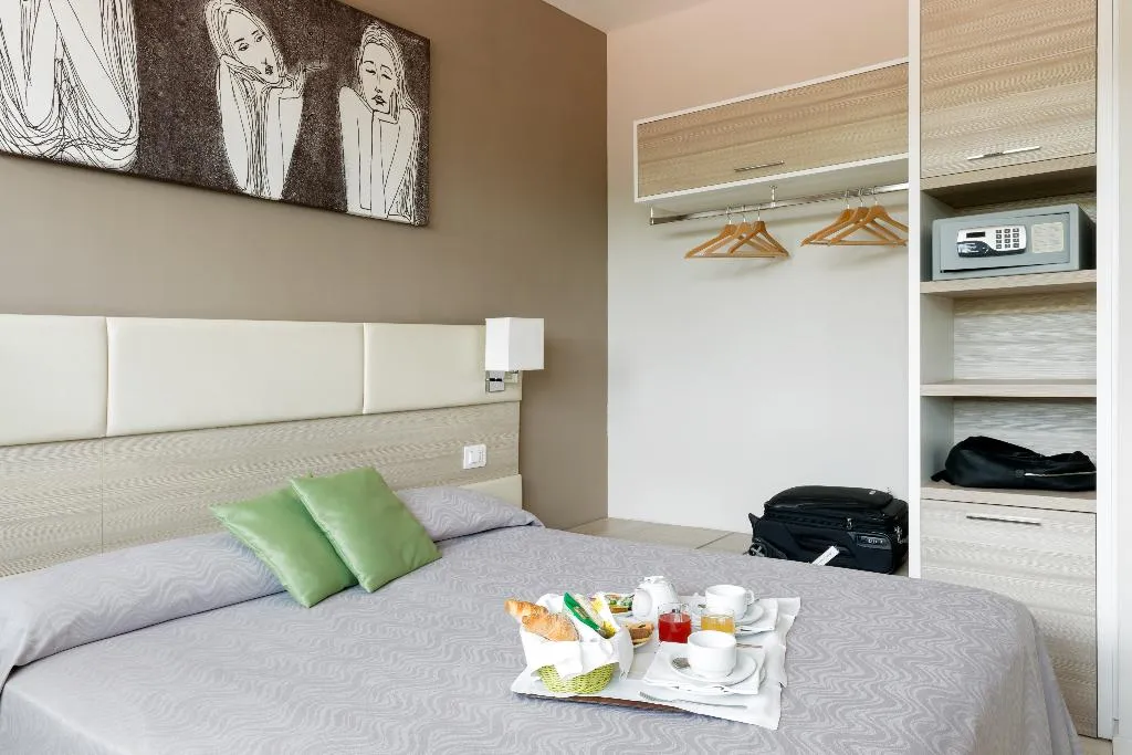 Double or Twin STANDARD Room, Cristina, Naples