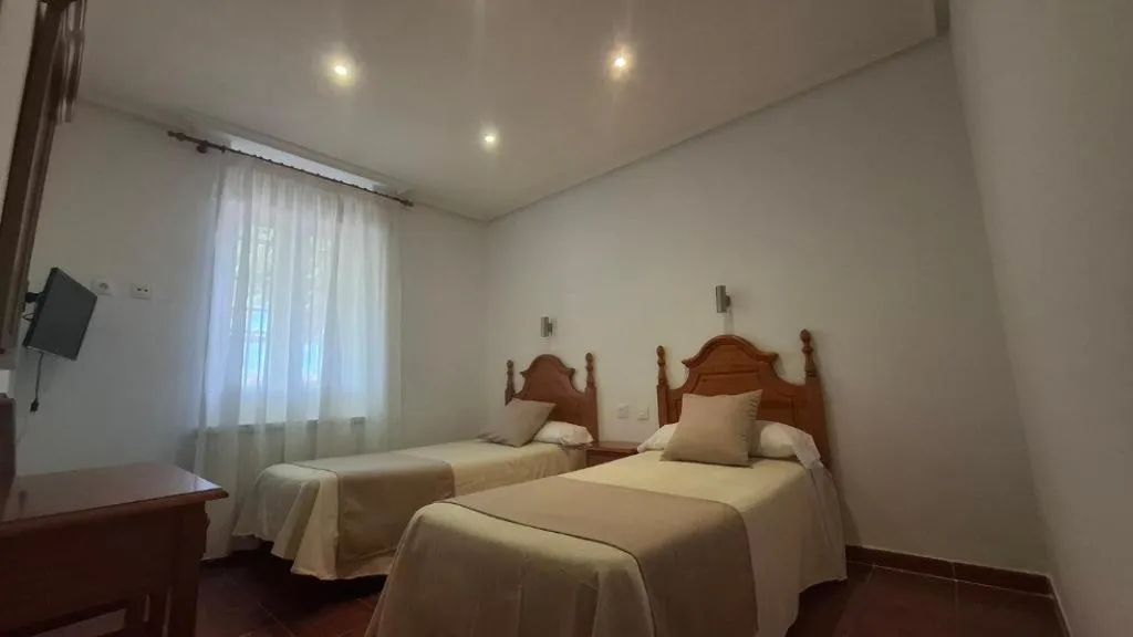 TWIN STANDARD Room, Hostal Bellas, Madrid