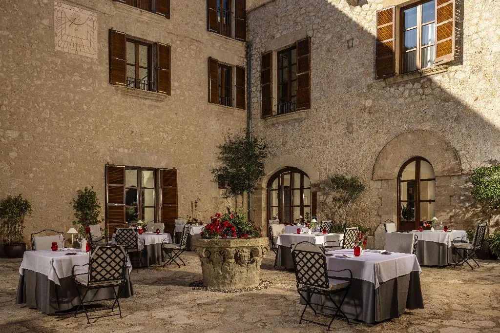 Restaurant, Castell Son Claret, Majorca