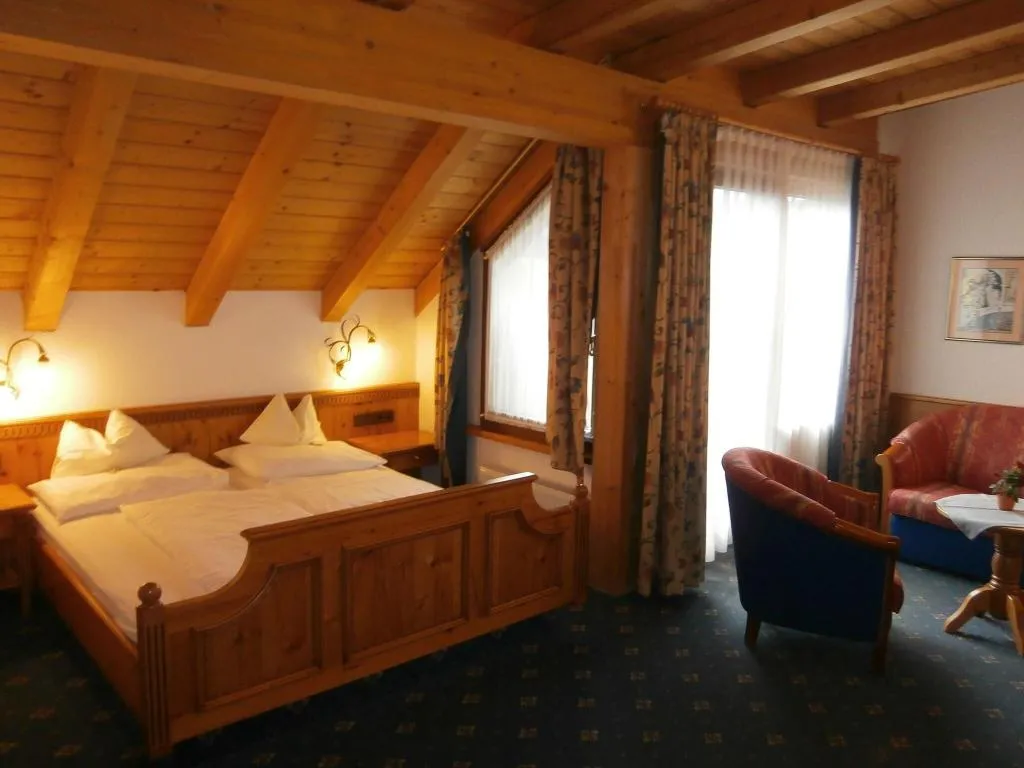 DOUBLE DELUXE KING BED Room, Hotel Kaltschmid, Innsbruck