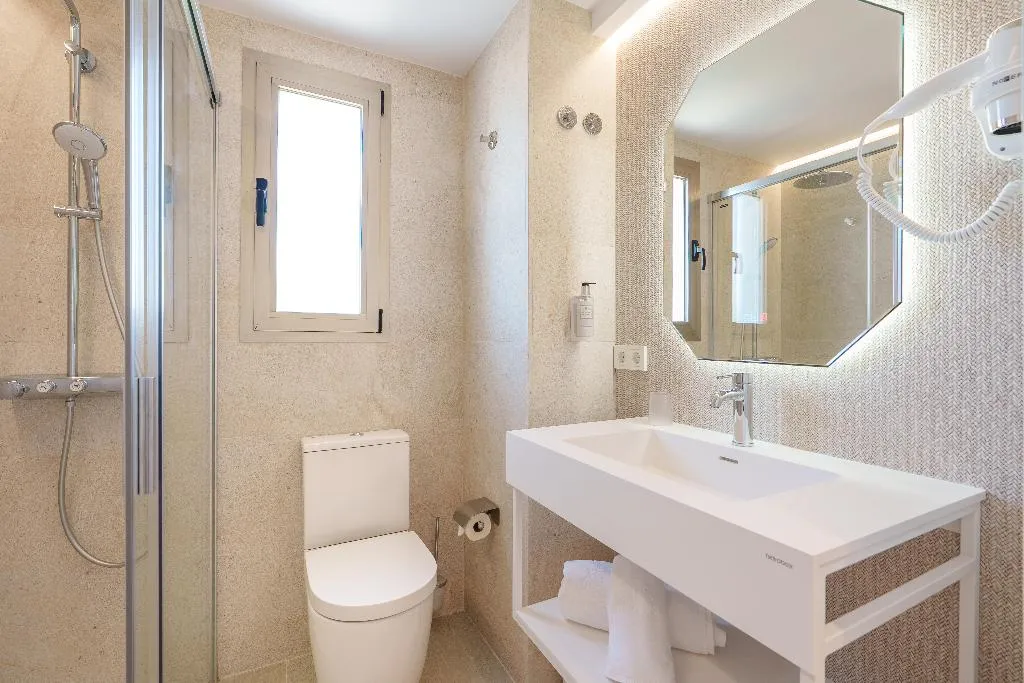 SINGLE STANDARD Room, Bellamar, Ibiza